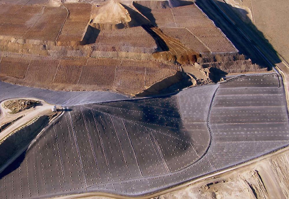 چرا ورق های ژئوممبران در معدن دچار خرابی می‌شوند؟ راهنمای انتخاب