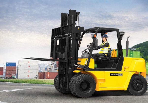 آگهی مناقصه عمومی خرید لیفتراک