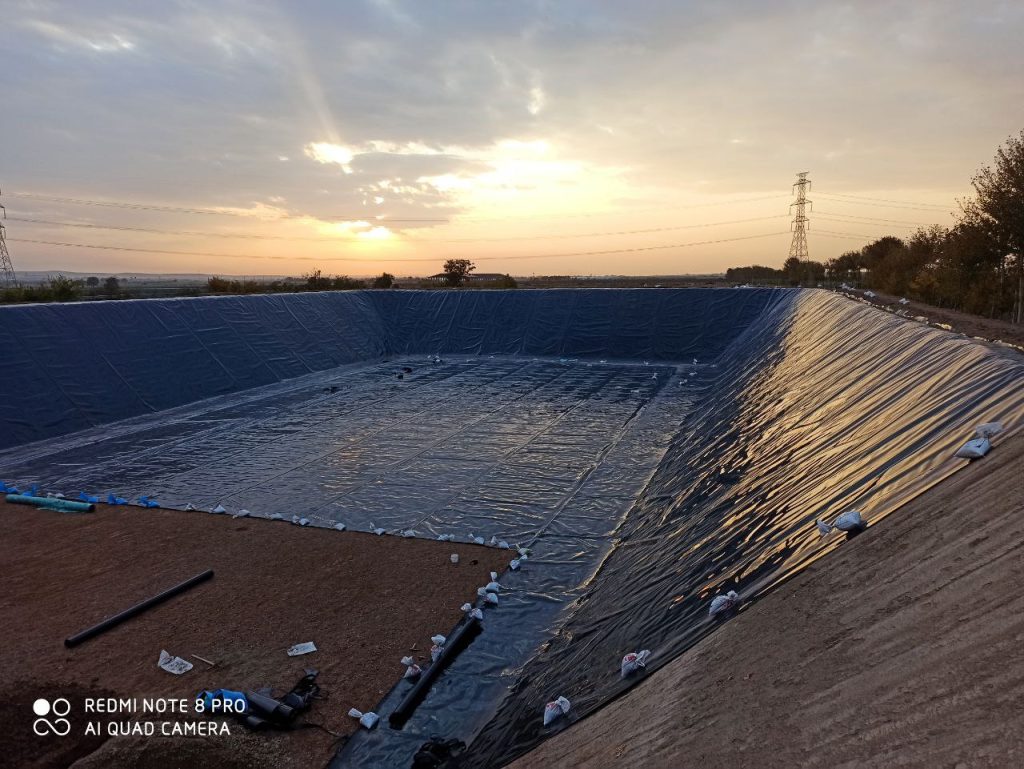 پنج مزیت کلیدی ژئوممبران HDPE نسبت به سایر متریال‌ها